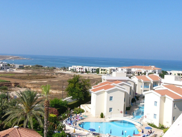 Imagen de los exteriores del Hotel Kissos. Foto 10