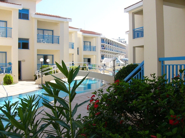 Imagen de los exteriores del Hotel Kissos. Foto 11