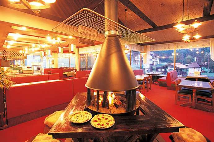 Imagen del bar/restaurante del Hotel Kitashiga Holiday Inn. Foto 5