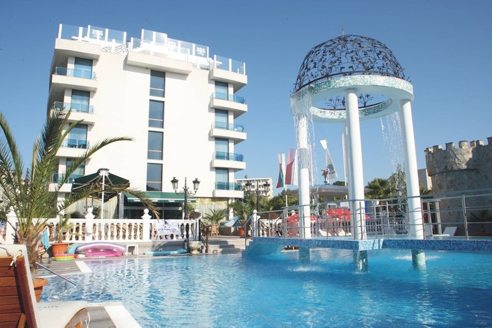 Imagen de la piscina del Hotel Kiten Beach. Foto 17