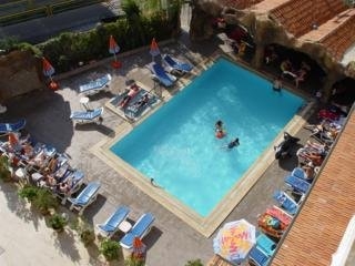 Imagen de la piscina del Hotel Kivilcim. Foto 6