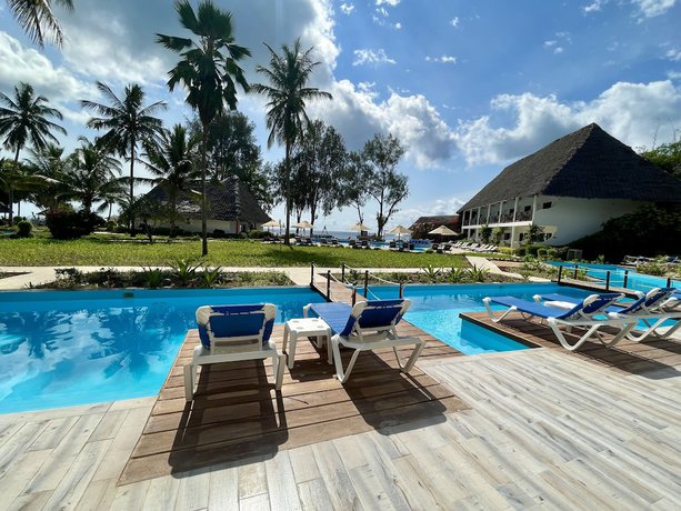 Imagen de la habitación del Hotel Kiwengwa Beach Resort. Foto 7