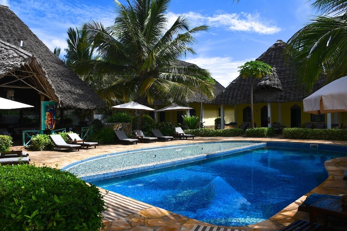 Imagen de la piscina del Hotel Kiwengwa Bungalow Boutique Resort. Foto 17