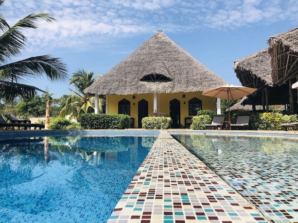 Imagen de la piscina del Hotel Kiwengwa Bungalow Boutique Resort. Foto 19