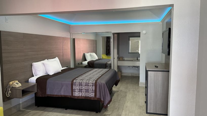 Imagen de la habitación del Hotel Kiwi Inn Capital O Houston - Hwy 249. Foto 5
