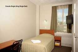 Imagen de la habitación del Hotel Kiwi International. Foto 9