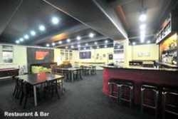 Imagen del bar/restaurante del Hotel Kiwi International. Foto 3