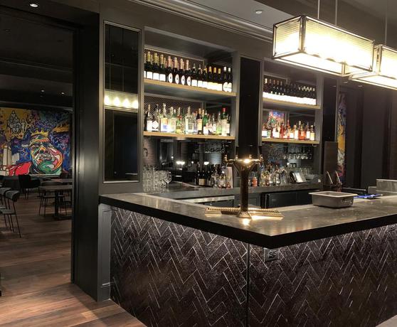 Imagen del bar/restaurante del Hotel Kixby. Foto 8