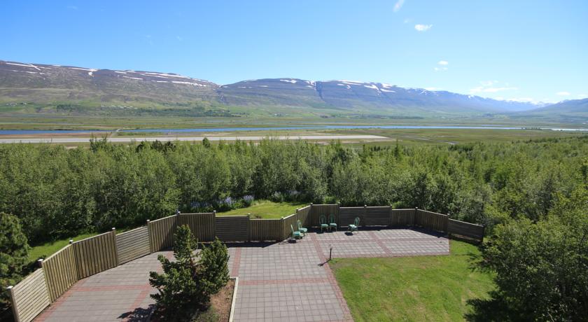 Imagen de los exteriores del Hotel Kjarnalundur. Foto 8