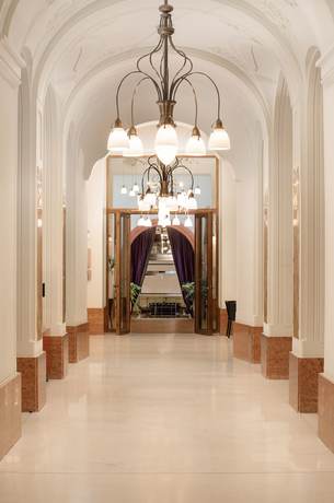 Imagen de los interiores del Hotel K+k Central Prague. Foto 16