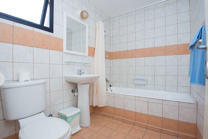 Imagen de la habitación del Hotel Kkaras. Foto 9
