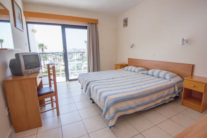 Imagen de la habitación del Hotel Kkaras. Foto 12