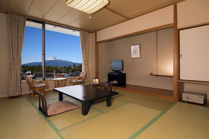 Imagen de la habitación del Hotel Kkr Numazu Hamayu. Foto 12