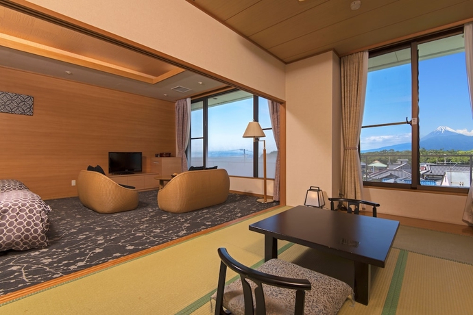 Imagen de la habitación del Hotel Kkr Numazu Hamayu. Foto 14