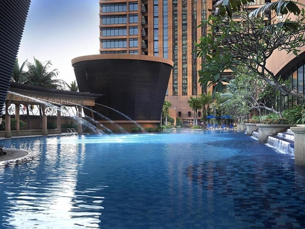 Imagen de la piscina del Hotel Kl Service Suite At Times Square. Foto 19