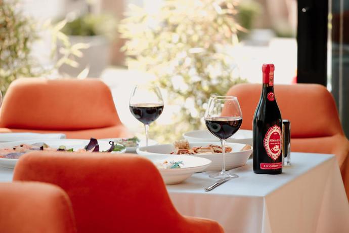 Imagen de los interiores del Hotel Klajdi Resort. Foto 7