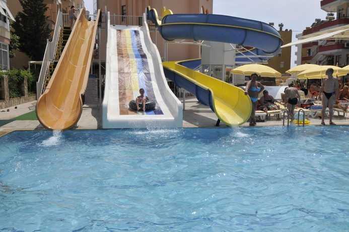 Imagen de la piscina del Hotel Klas Dom - All Inclusive. Foto 18