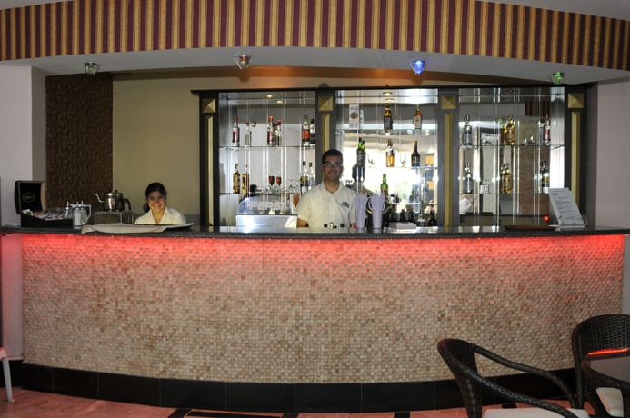 Imagen del bar/restaurante del Hotel Klas Dom - All Inclusive. Foto 4