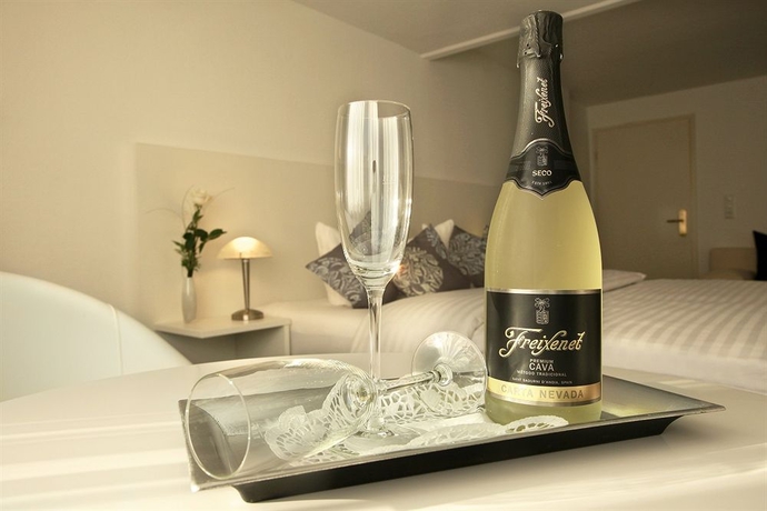 Imagen del bar/restaurante del Hotel Kleefelder Hof. Foto 3