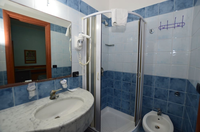 Imagen de la habitación del Hotel Klein Wien. Foto 17