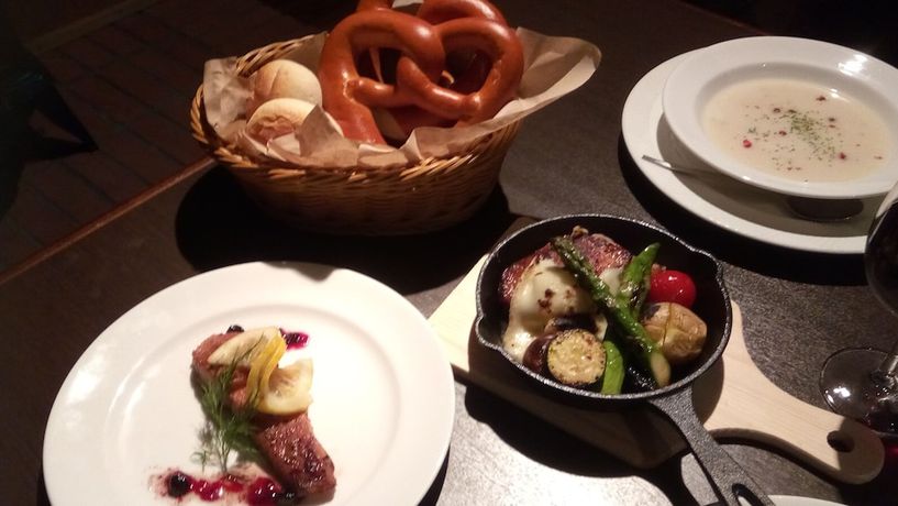 Imagen del bar/restaurante del Hotel Kleines Sch&ouml;ner Berg. Foto 2