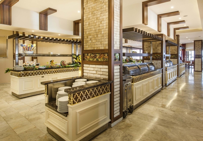 Imagen del bar/restaurante del Hotel Kleopatra Beach - All Inclusive. Foto 7