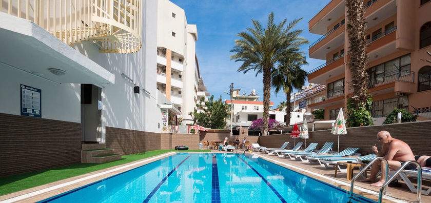 Imagen de la piscina del Hotel Kleopatra Blue Hawaii. Foto 15