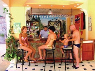 Imagen del bar/restaurante del Hotel Kleopatra Gondola. Foto 2