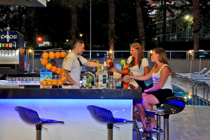 Imagen del bar/restaurante del Hotel Kleopatra Ramira - All Inclusive. Foto 4