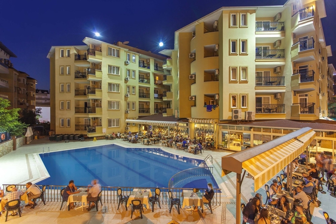 Imagen de la piscina del Hotel Kleopatra Royal Palm. Foto 15