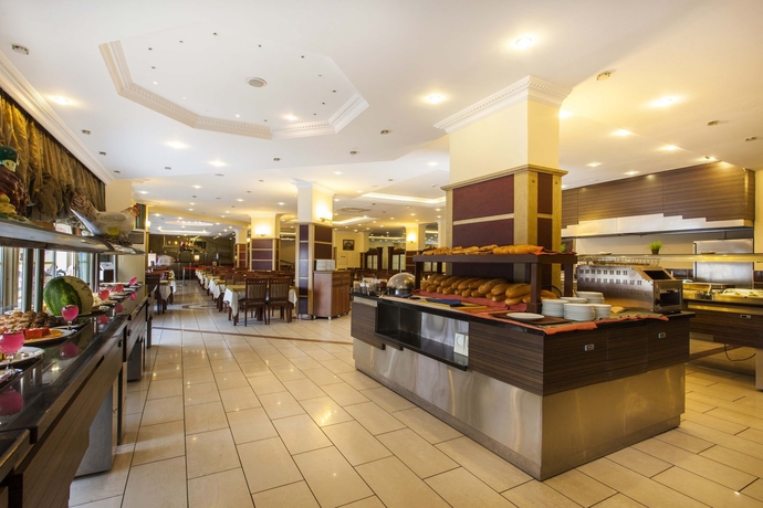 Imagen del bar/restaurante del Hotel Kleopatra Royal Palm. Foto 4