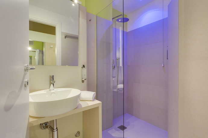 Imagen de la habitación del Hotel Kleos. Foto 5