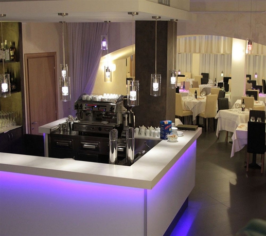 Imagen del bar/restaurante del Hotel Kleos. Foto 4