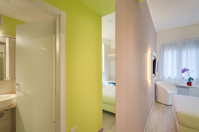 Imagen de la habitación del Hotel Kleos. Foto 7