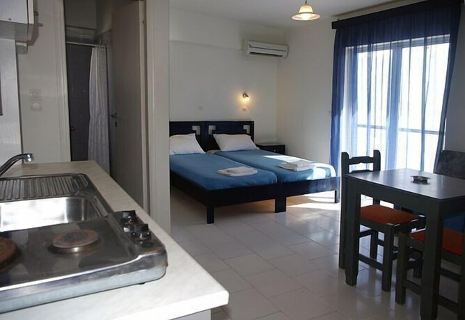 Imagen de la habitación del Hotel Klery Studios. Foto 13