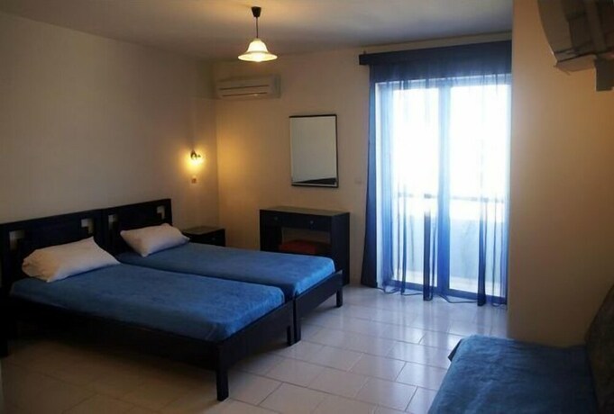 Imagen de la habitación del Hotel Klery Studios. Foto 14