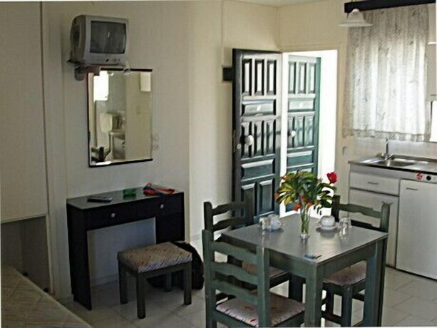 Imagen de la habitación del Hotel Klery Studios. Foto 16