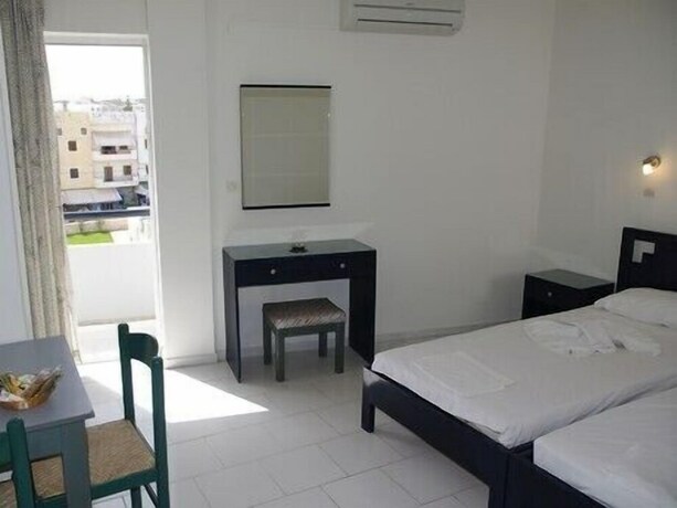 Imagen de la habitación del Hotel Klery Studios. Foto 17