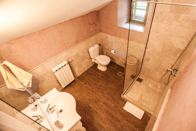 Imagen de la habitación del Hotel Klinci Village Resort. Foto 2