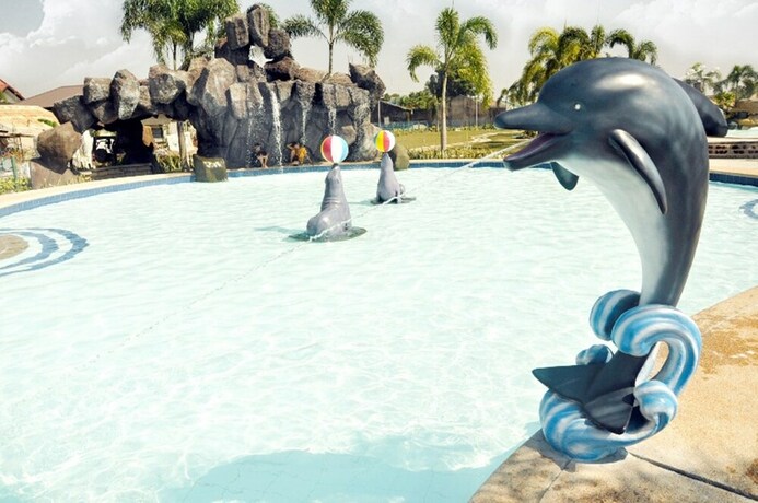 Imagen de la piscina del Hotel Klir Waterpark Resort. Foto 33