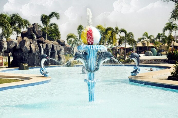Imagen de la piscina del Hotel Klir Waterpark Resort. Foto 35