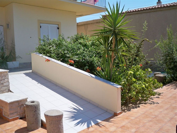 Imagen de los exteriores del Hotel Klonos Anna. Foto 7