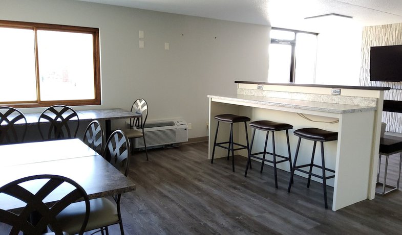Imagen de los interiores del Hotel Klopfenstein Inn and Suites. Foto 16