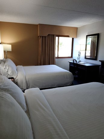 Imagen de la habitación del Hotel Klopfenstein Inn and Suites. Foto 10