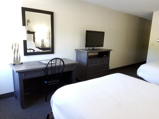 Imagen de la habitación del Hotel Klopfenstein Inn and Suites. Foto 14