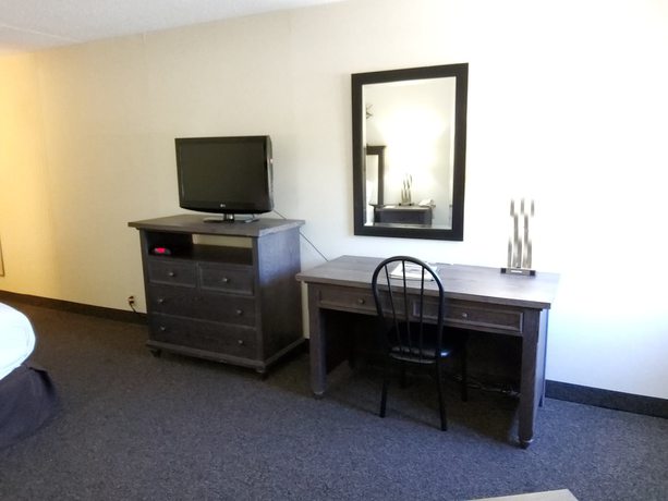 Imagen de la habitación del Hotel Klopfenstein Inn and Suites. Foto 15