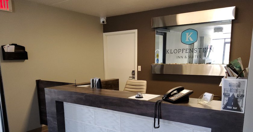 Imagen de los interiores del Hotel Klopfenstein Inn and Suites. Foto 19
