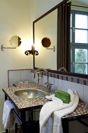 Imagen de la habitación del Hotel Kloster Hornbach. Foto 20