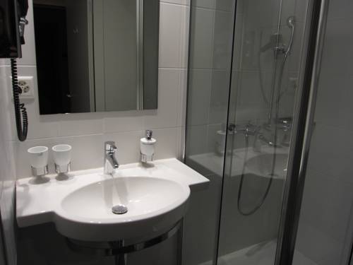 Imagen de la habitación del Hotel Kloster Kappel. Foto 4