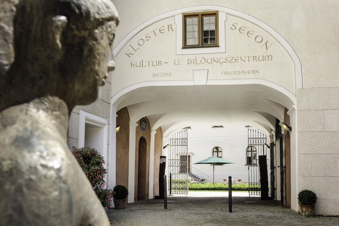 Imagen de los interiores del Hotel Kloster Seeon. Foto 17